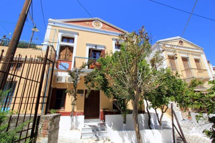 Symi Center Hotel Luaran gambar