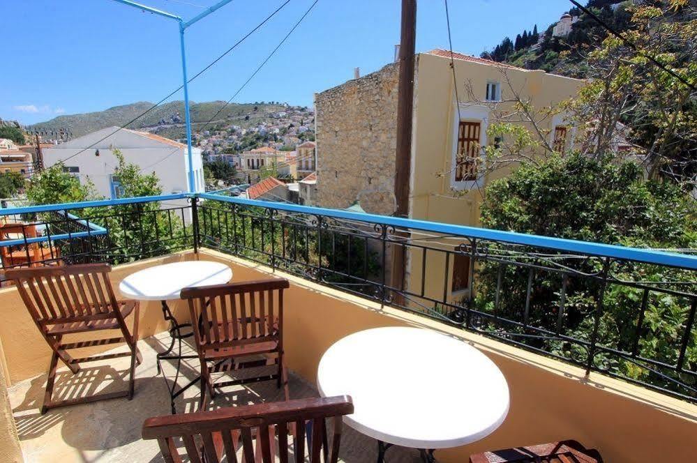 Symi Center Hotel Luaran gambar
