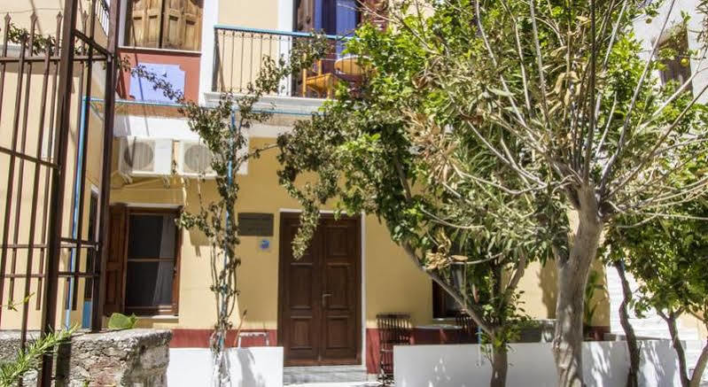 Symi Center Hotel Luaran gambar